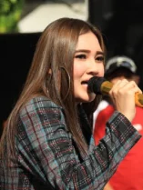 Potret Nella Kharisma