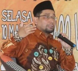 Potret Habiburrahman El Shirazy